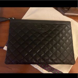 🆕 Tory Burch Soft Fleming Pouch